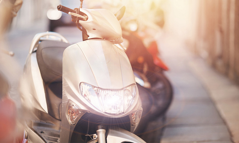 汽車遠(yuǎn)光燈危害大？電動(dòng)車遠(yuǎn)光燈危害是汽車的7倍，該管管了！